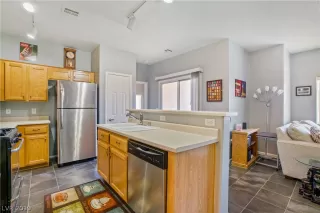 Photo #5: 2148163 Listing 