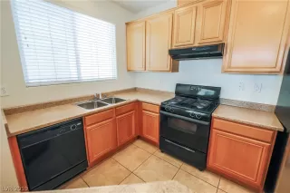 Photo #5: 2148167 Listing 