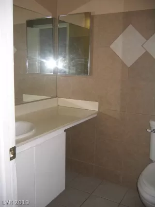 Photo #3: 2148177 Listing 