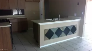 Photo #5: 2148177 Listing 