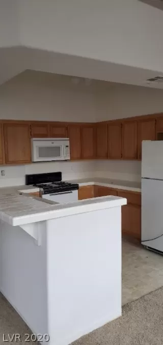 Photo #4: 2148195 Listing