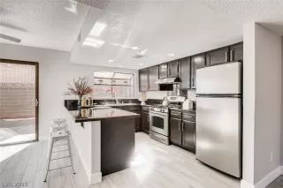 Photo #4: 2148215 Listing 