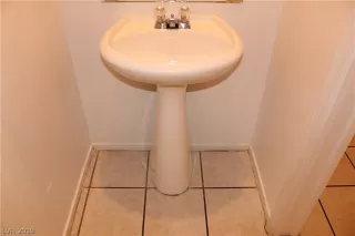 Photo #4: 2148273 Listing 