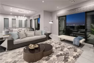 Photo #3: 2148290 Listing 