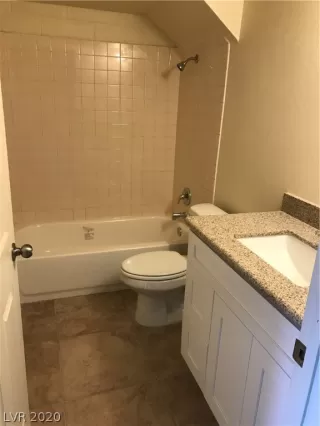 Photo #6: 2148298 Listing