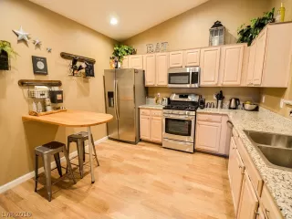 Photo #2: 2148308 Listing 