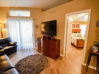 Photo #5: 2148308 Listing 