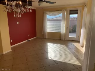 Photo #4: 2148375 Listing 