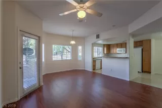 Photo #4: 2148376 Listing 