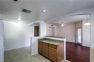 Photo #6: 2148376 Listing 