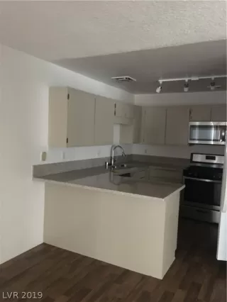 Photo #3: 2148440 Listing 