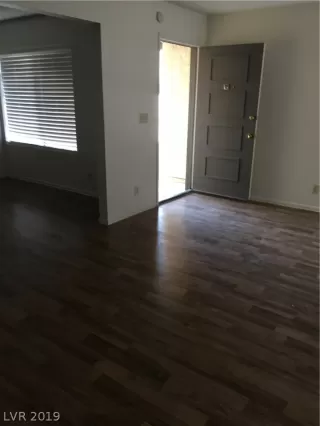 Photo #5: 2148440 Listing 