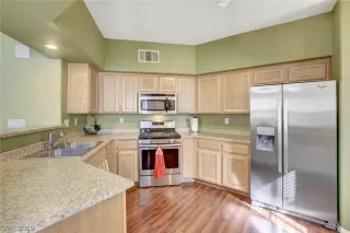 Photo #3: 2148454 Listing 