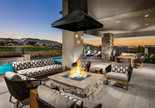 Photo #3: 2148526 Listing