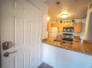 Photo #3: 2148589 Listing