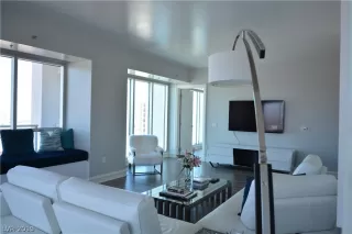 Photo #2: 2148617 Listing