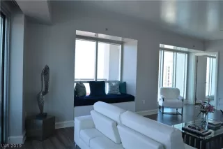 Photo #3: 2148617 Listing