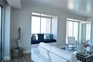 Photo #5: 2148617 Listing