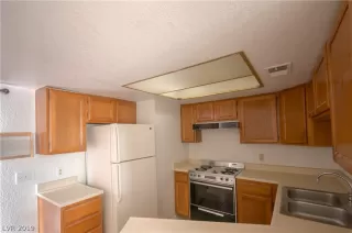 Photo #3: 2148642 Listing