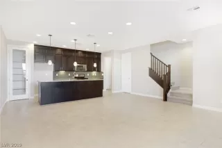 Photo #5: 2148686 Listing 