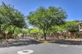 Photo #2: 2148702 Listing