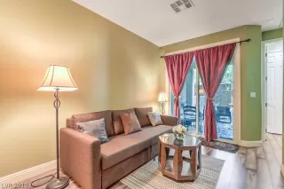 Photo #6: 2148702 Listing