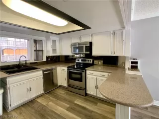 Photo #3: 2148747 Listing