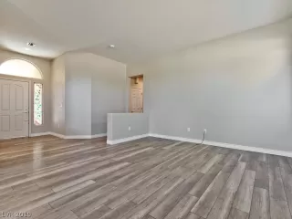 Photo #3: 2148777 Listing