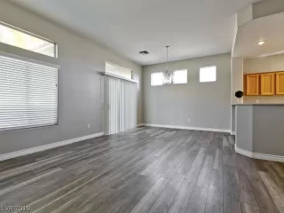 Photo #5: 2148777 Listing