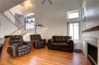 Photo #5: 2148850 Listing 