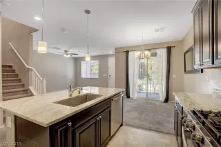 Photo #2: 2148881 Listing