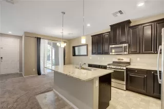 Photo #3: 2148881 Listing