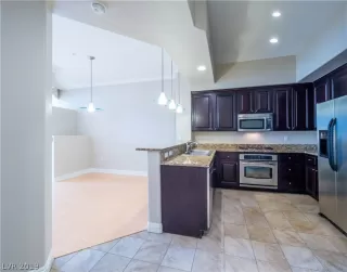 Photo #1: 2148899 Listing 