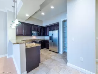 Photo #2: 2148899 Listing 