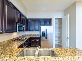 Photo #5: 2148899 Listing 