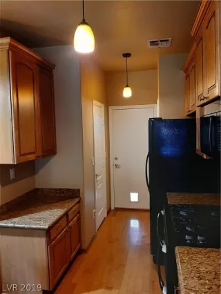 Photo #2: 2148907 Listing