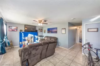 Photo #4: 2148922 Listing 