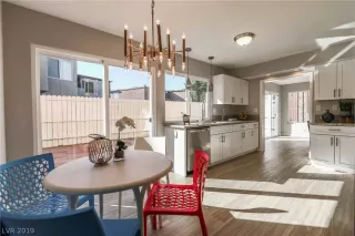 Photo #4: 2148931 Listing