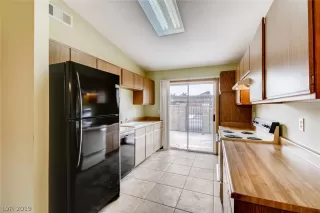 Photo #3: 2148939 Listing