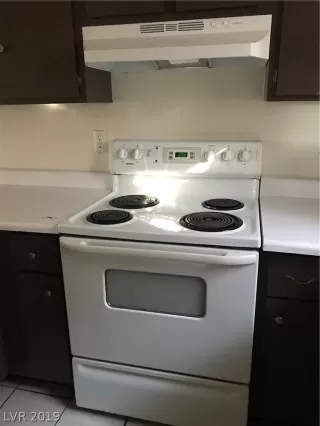 Photo #3: 2148976 Listing 