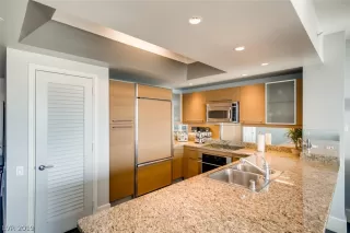 Photo #1: 2149020 Listing 