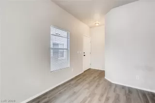 Photo #3: 2149122 Listing