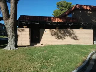 Photo #4: 2149128 Listing