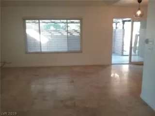 Photo #5: 2149128 Listing