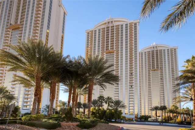 MLS: 2149138 Condo For Sale