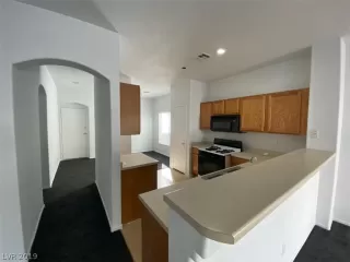 Photo #5: 2149142 Listing