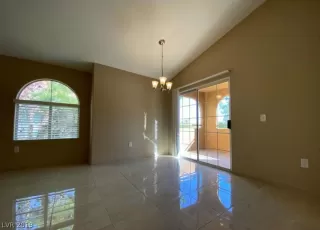 Photo #2: 2149157 Listing