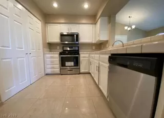 Photo #5: 2149157 Listing