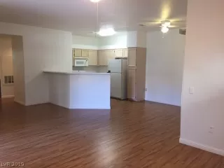 Photo #5: 2149162 Listing