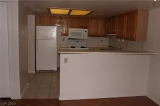 Photo #4: 2149256 Listing